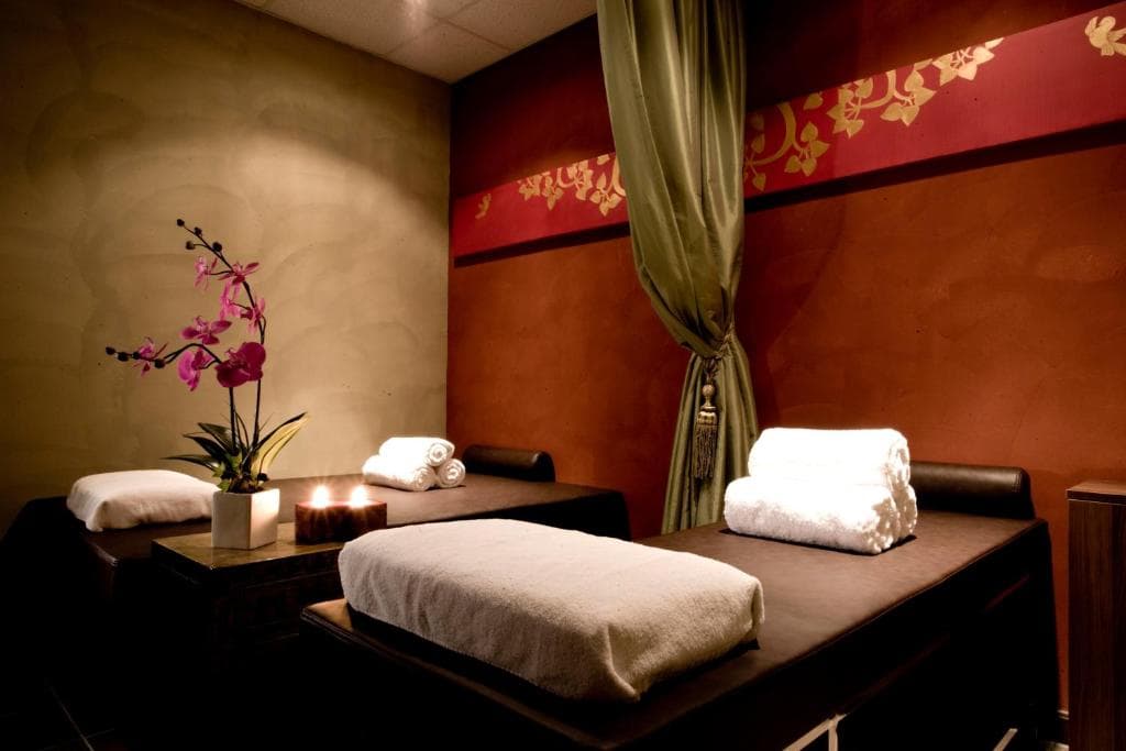 粵海華美灣際酒店 ( Wharney Hotel )