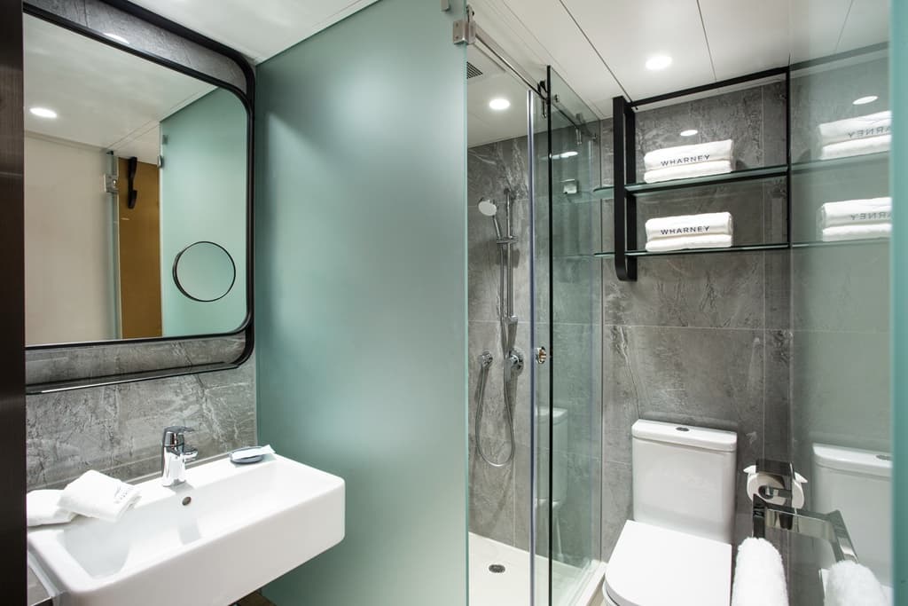 粵海華美灣際酒店 ( Wharney Hotel )