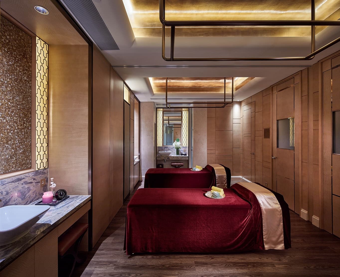 尖沙咀帝苑酒店 ( The Royal Garden Tsim Sha Tsui )