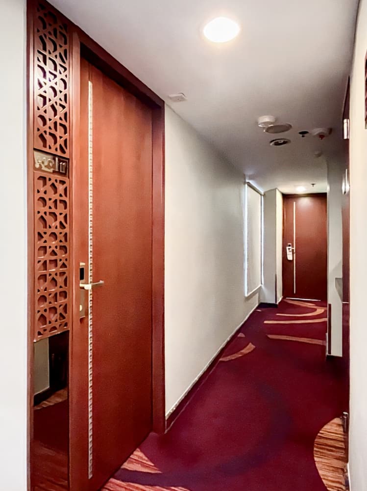 東方泛達酒店 ( Oriental Lander Hotel )