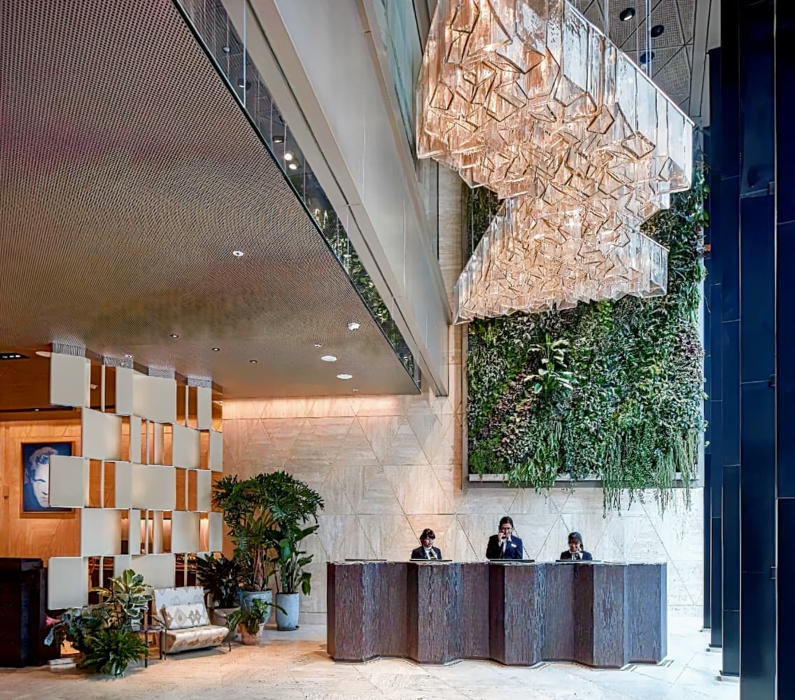 英皇駿景酒店 ( The Emperor Hotel )