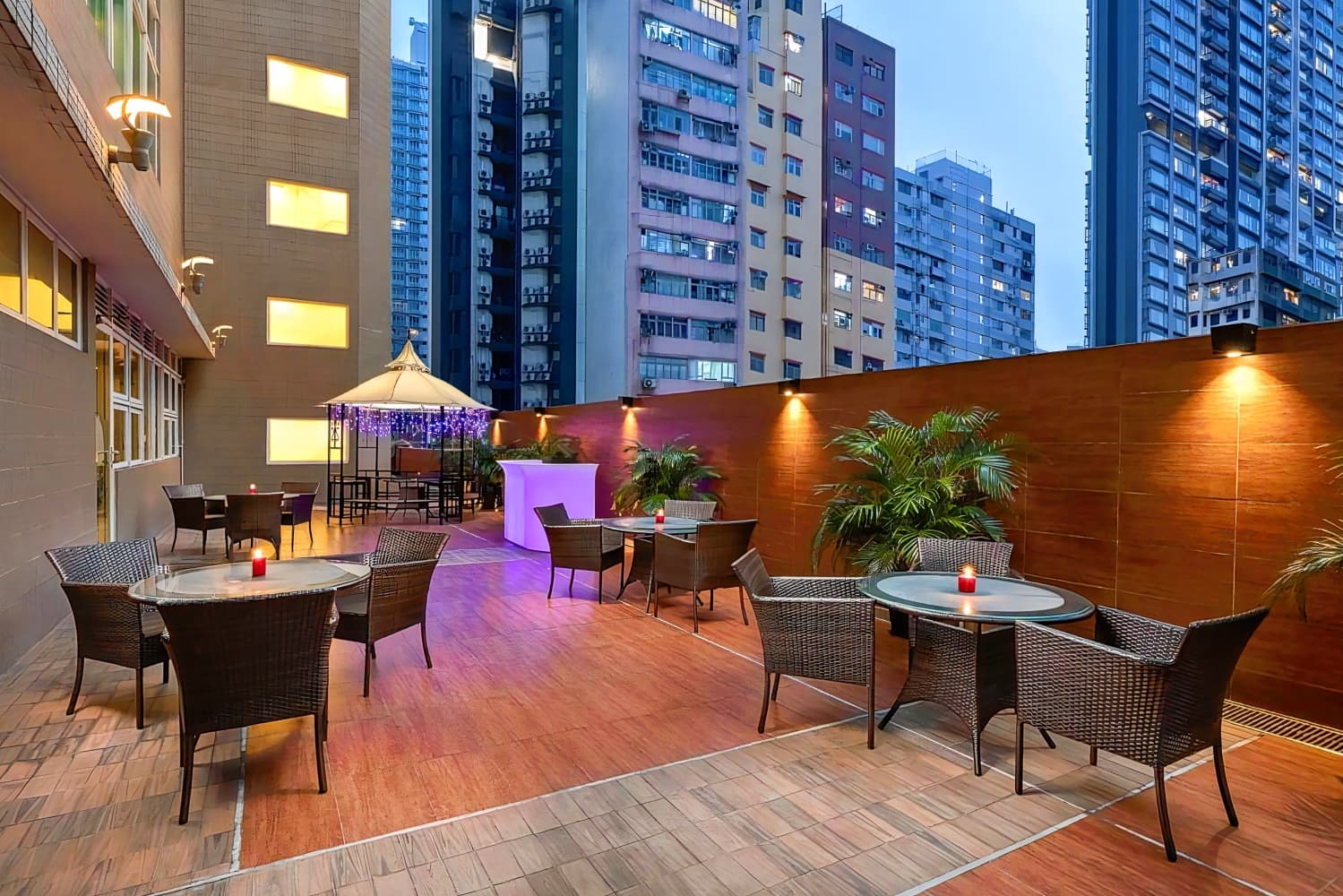 華美達海景酒店 ( Ramada Hong Kong Harbour View )