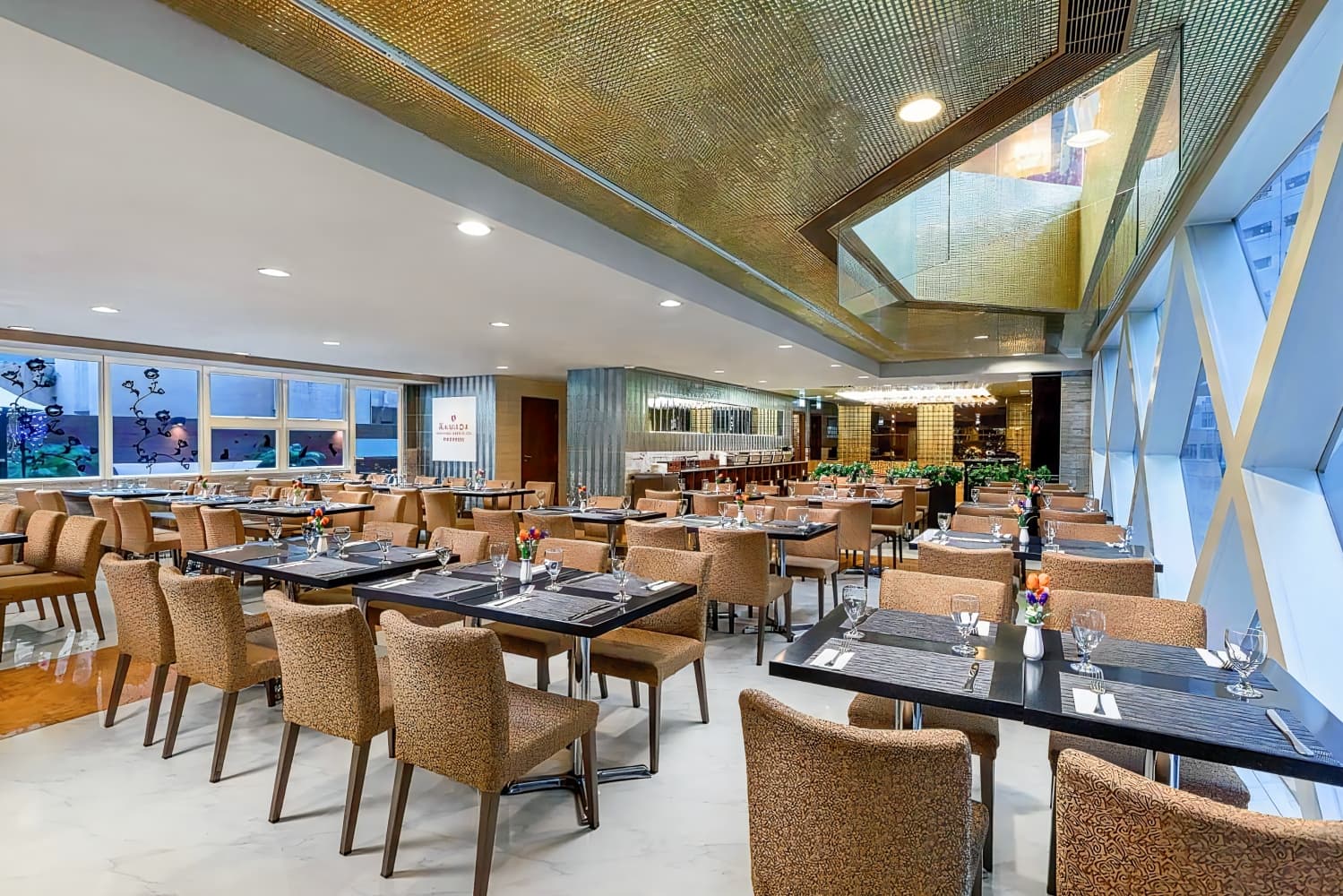 華美達海景酒店 ( Ramada Hong Kong Harbour View )