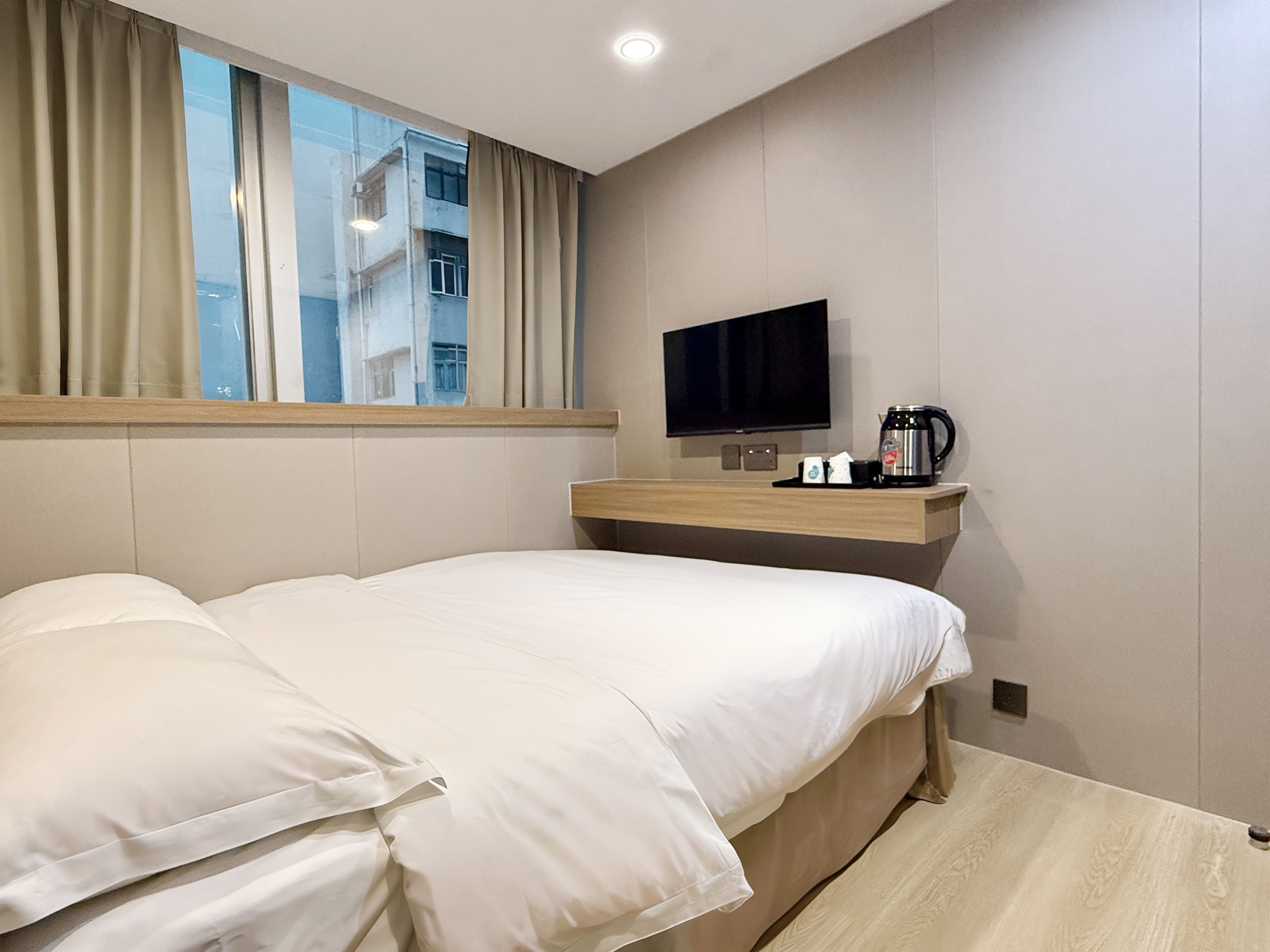 逸林酒店 ( Noble Park Hotel managed by New Wisdom Management Ltd )