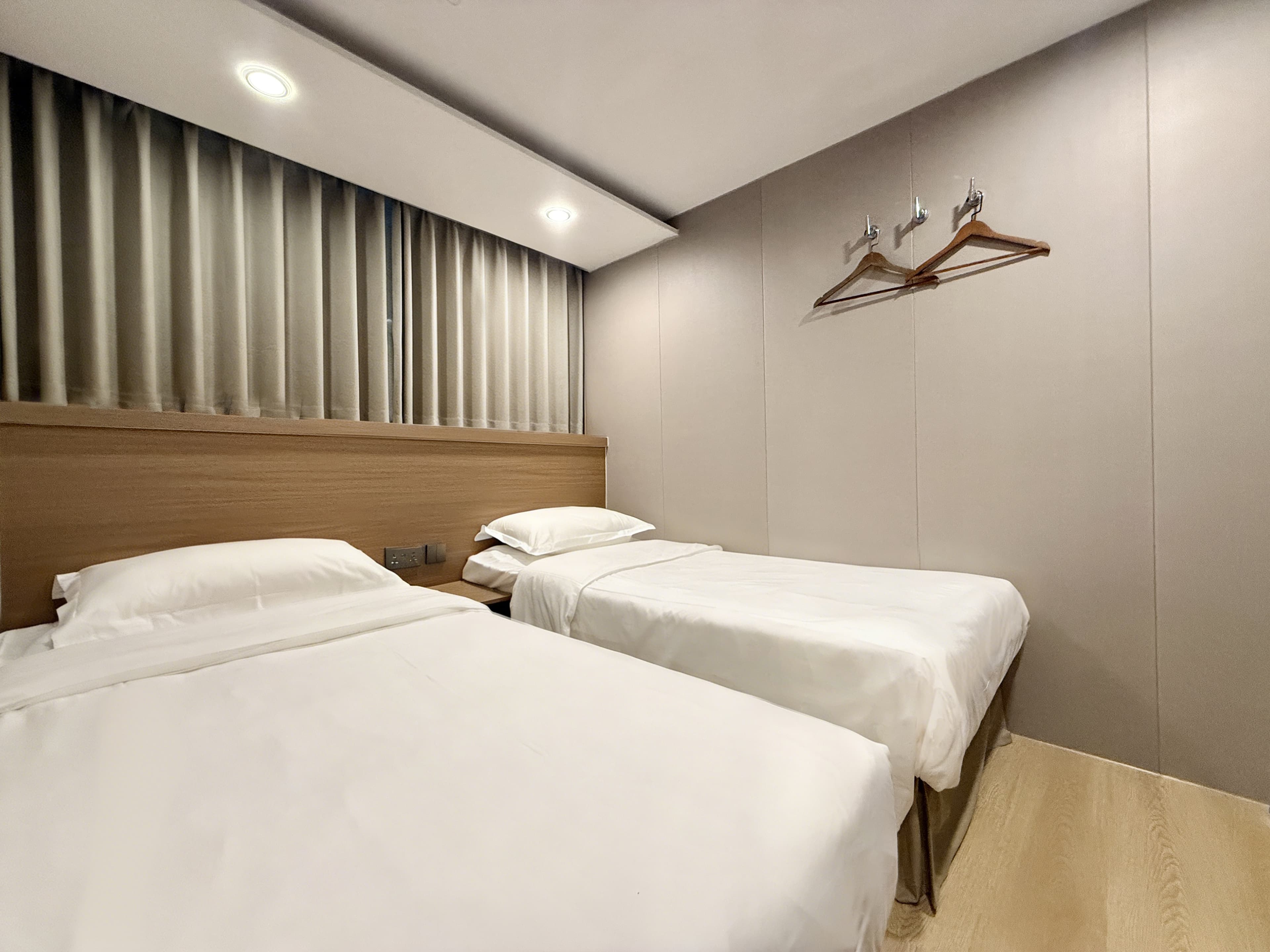 逸林酒店 ( Noble Park Hotel managed by New Wisdom Management Ltd )