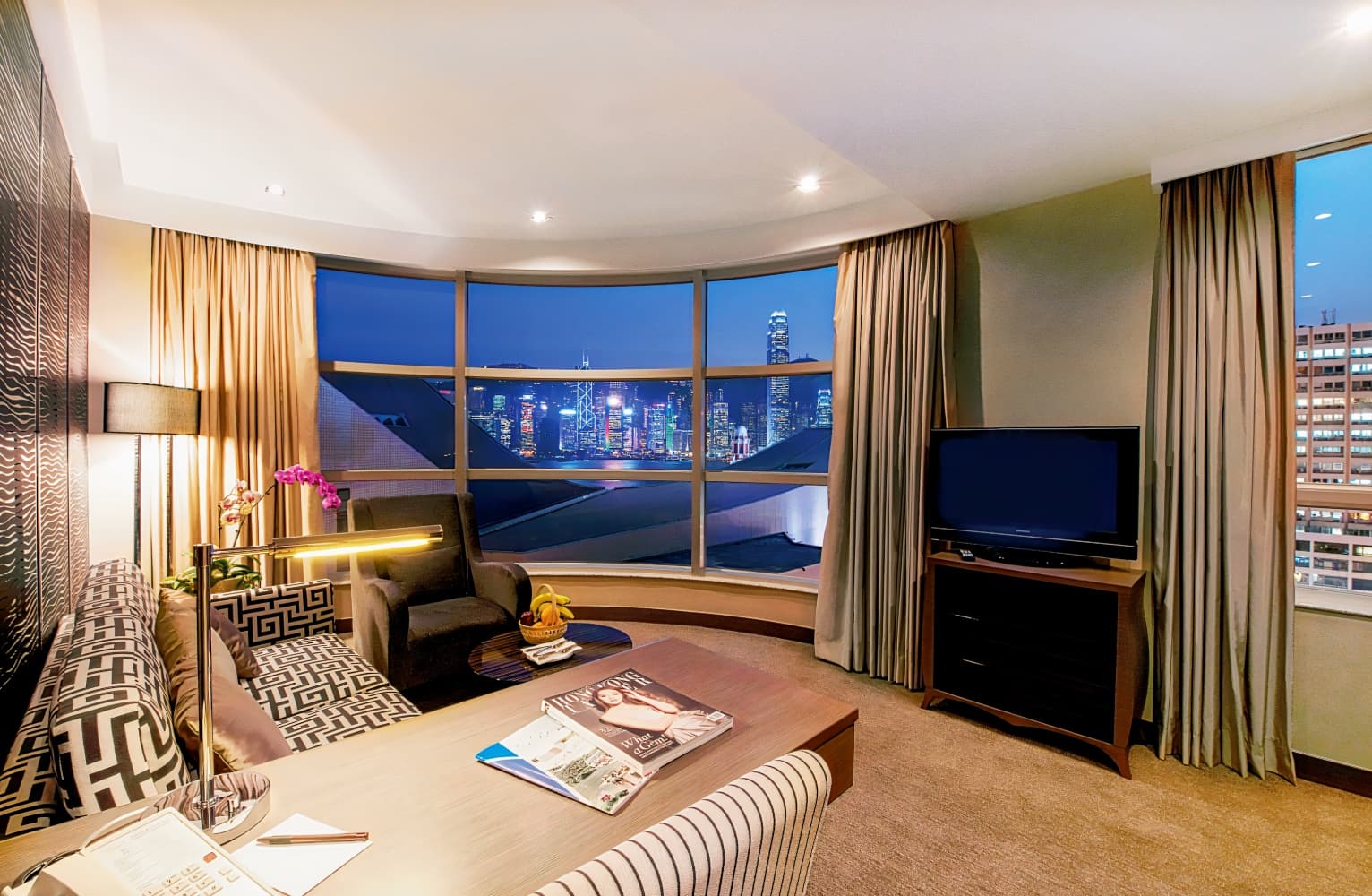 香港基督教青年會 ( The Salisbury – YMCA of Hong Kong )